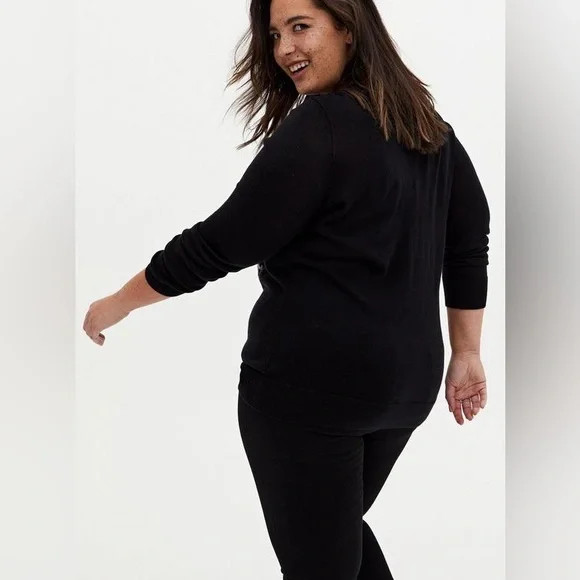 Torrid Disney Alice In Wonderland Black Sweater 1X (14-16) - Picture 5 of 7